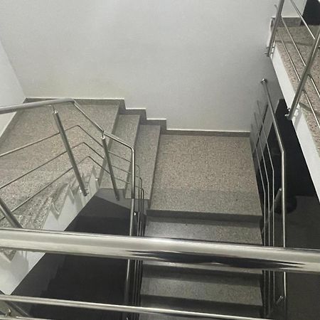 Apartament 2 Camere Tirgu Jiu Тыргу-Жиу Экстерьер фото