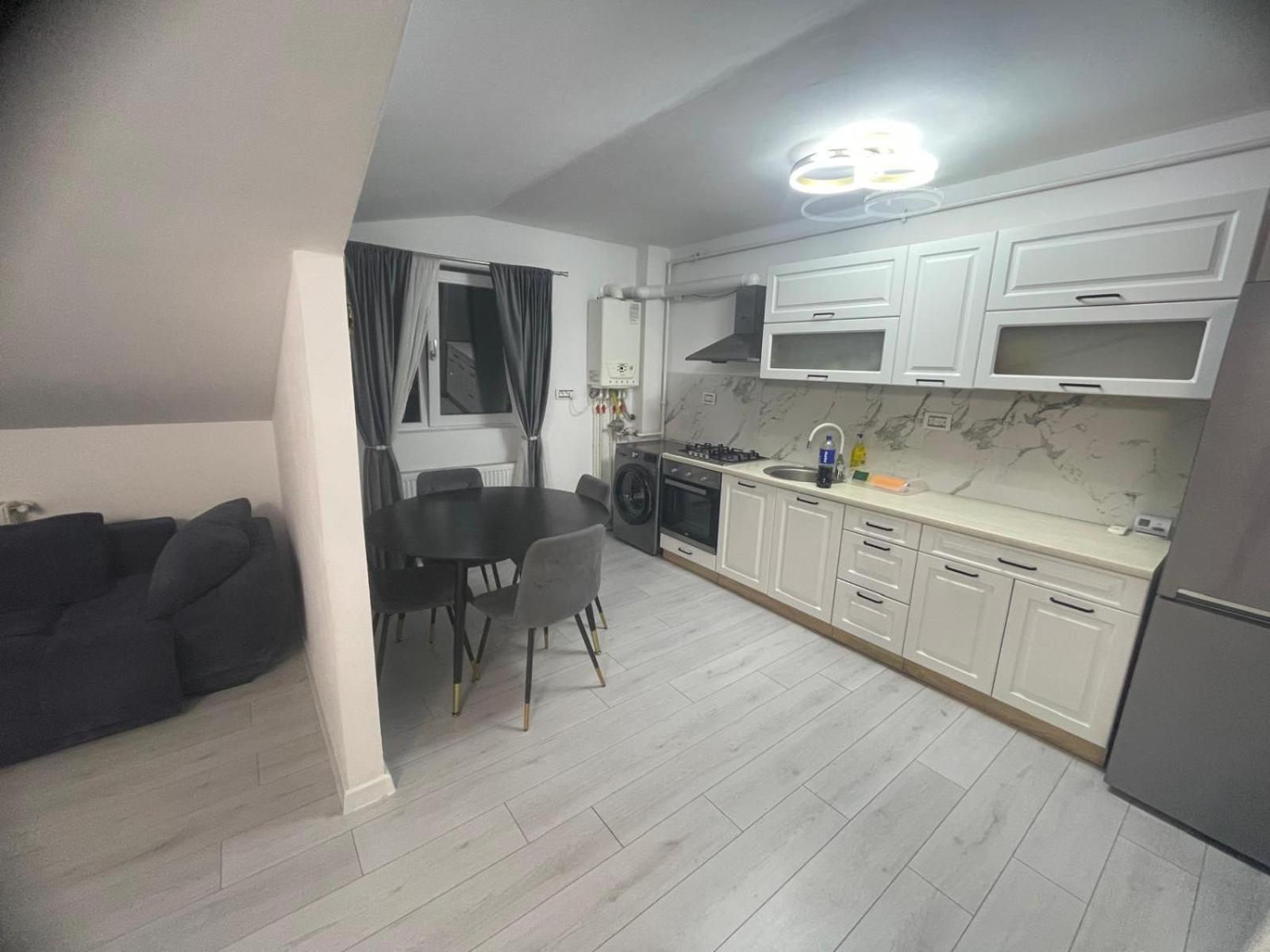 Apartament 2 Camere Tirgu Jiu Тыргу-Жиу Экстерьер фото