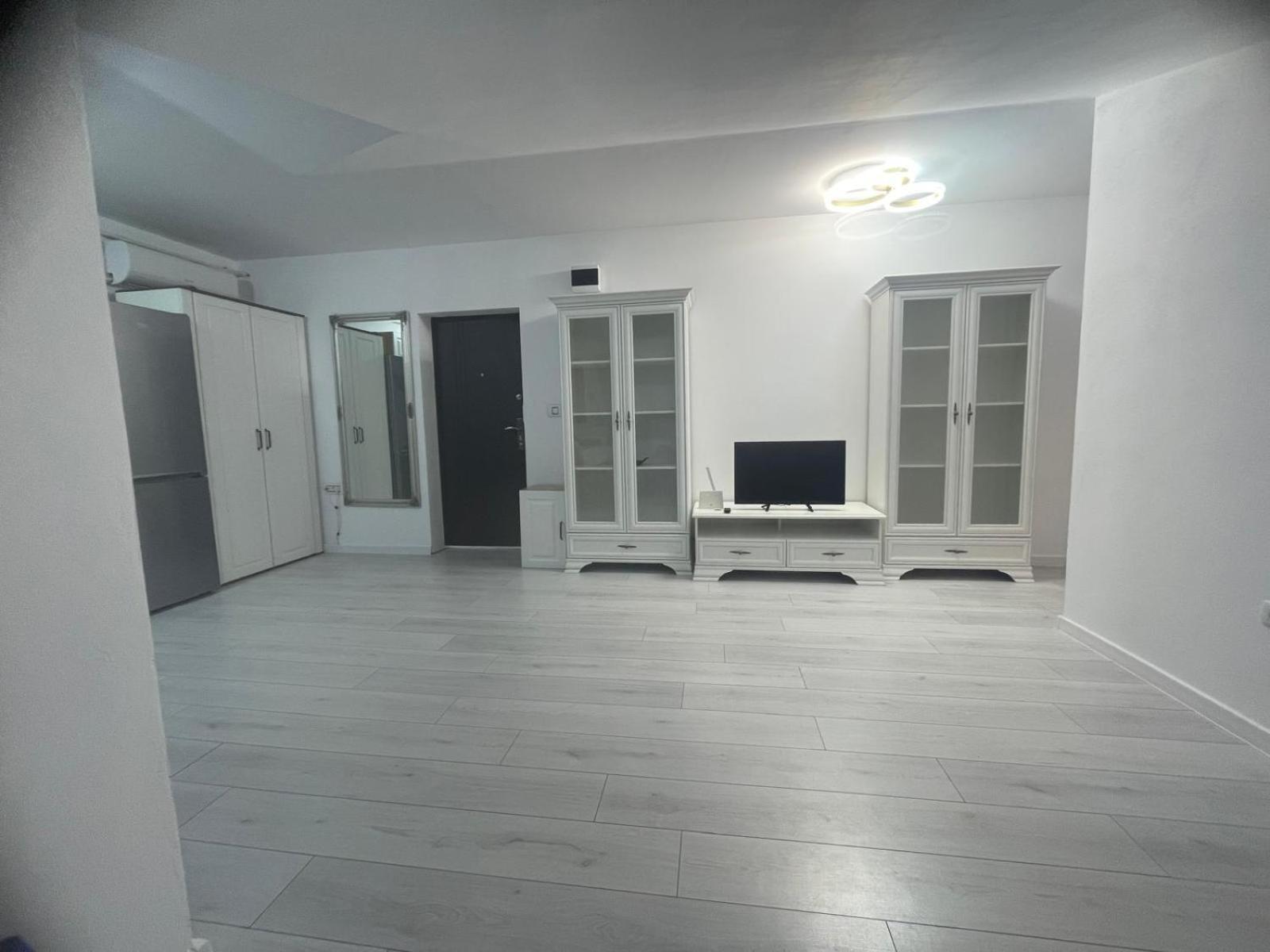 Apartament 2 Camere Tirgu Jiu Тыргу-Жиу Экстерьер фото